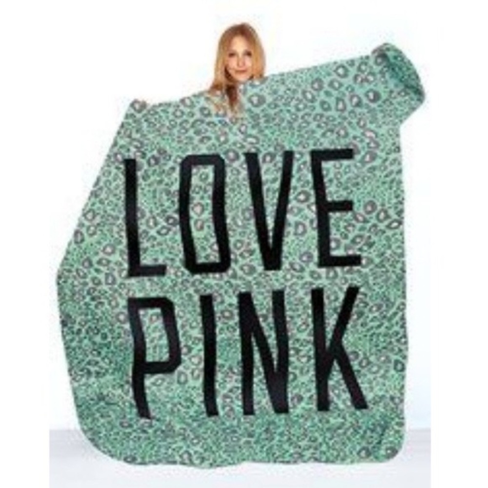 Rare VS Pink stadium blanket mint cheetah
